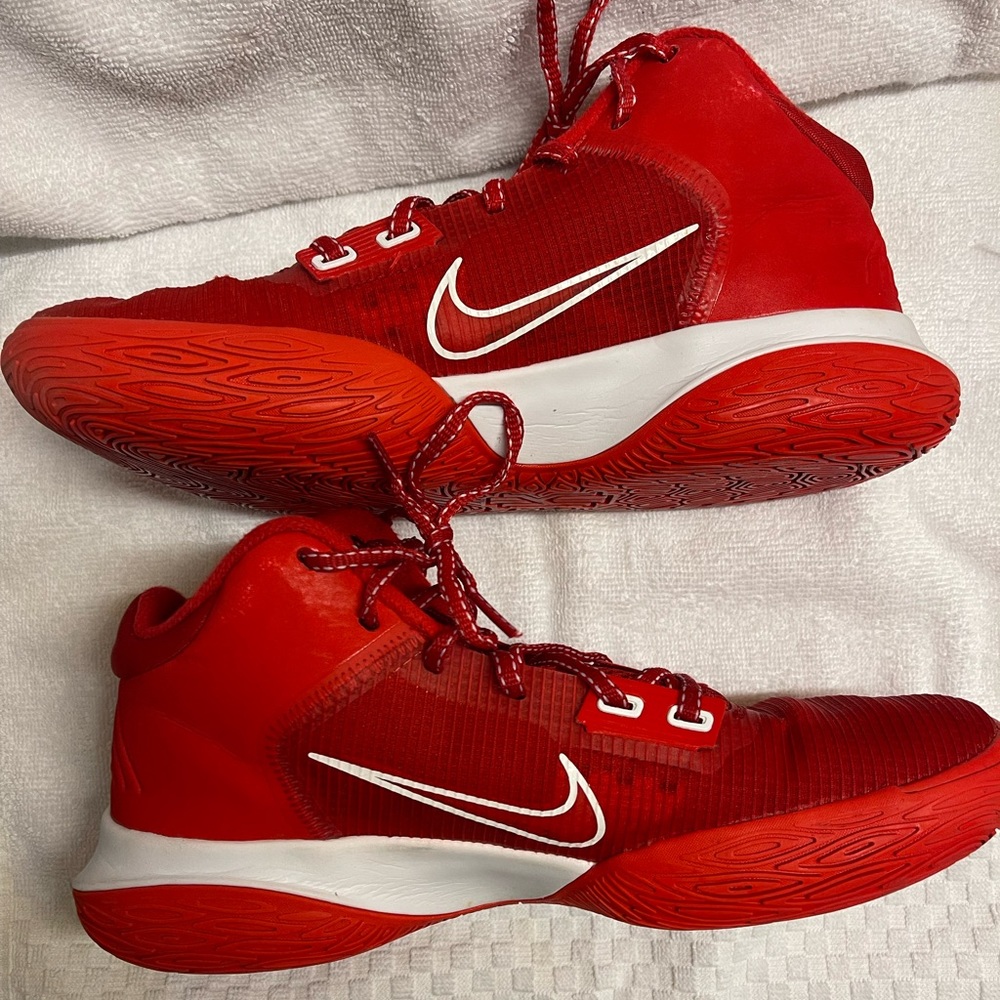 Boys/Mens Nike size 8.5